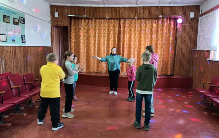 &laquo;Весёлая дискотека&raquo; для детей младшего возраста в дни школьных каникул.