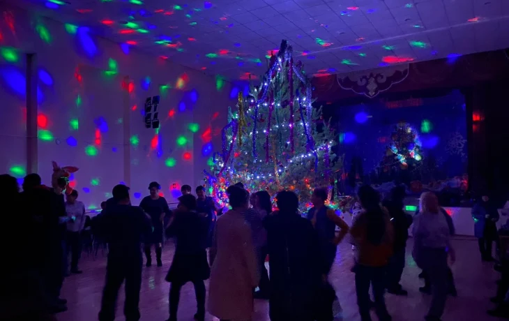 &laquo;Новогодняя мишура&raquo; - ночная новогодняя дискотека для всей категории населения.