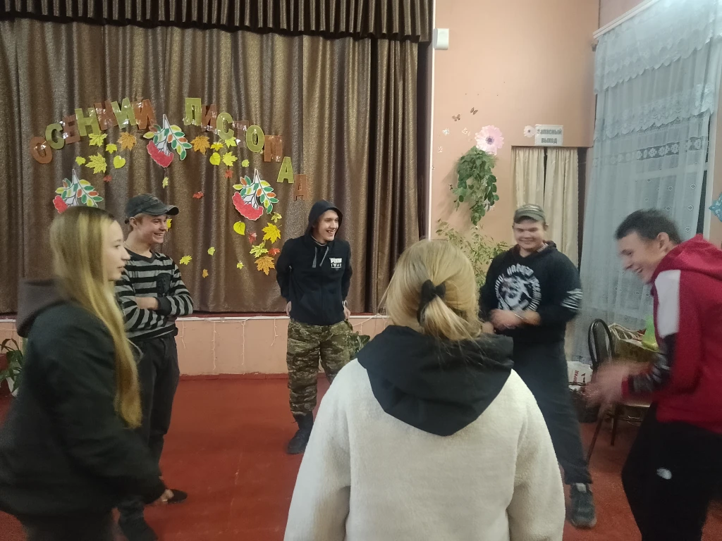 Развлекательная программа "Осенний листопад". 0 Развлекательная программа "Осенний листопад". 0