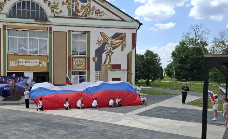 &laquo;Россия в наших сердцах&raquo;- праздничный концерт, посвященный Дню России.