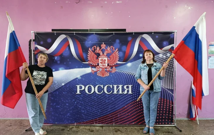 " ФЛАГ РОДИНЫ МОЕЙ"- акция,посвящённая Дню Государственного флага Российской Федерации. " ФЛАГ РОДИНЫ МОЕЙ"- акция,посвящённая Дню Государственного флага Российской Федерации.